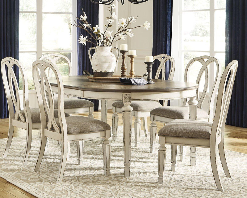 Realyn Dining Room Set